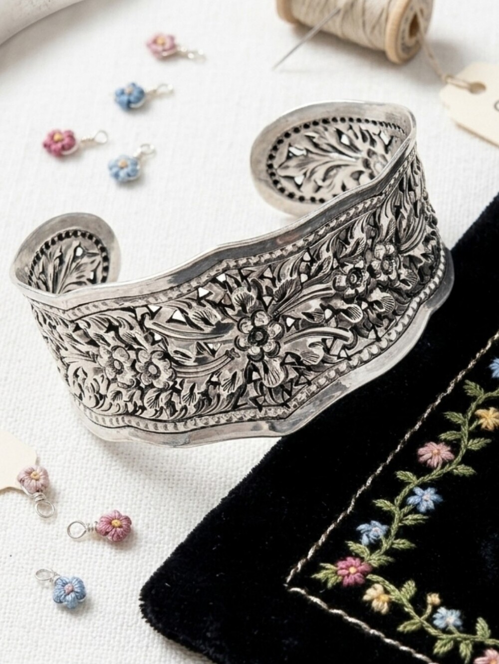 Stunning Vintage Artisan Crafted Sterling Silver Wide Cuff